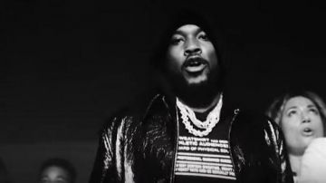 Alexander McQueen Trench-Coat de Meek Mill dans la vidéo de musique de DJ Khaled - la Tempête ft. Meek Mill, Ptit Bébé