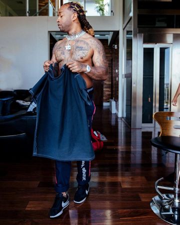 Nike Cortez Noir Baskets de Ty Dolla $ign sur l'Instagram account @tydollasign