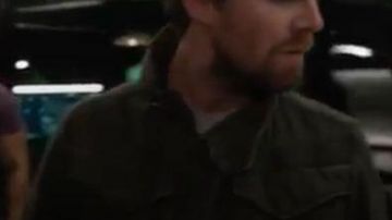 G-star Veste portée par Oliver Queen (Stephen Amell) dans Arrow Saison 08 Episode 04