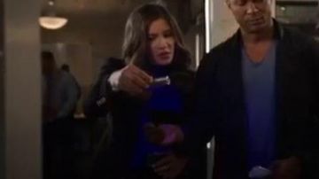Smythe Blazer porté par Dinah Drake (Juliana Harkavy) dans Arrow Saison 08 Episode 04