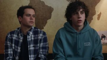 Sudadera con capucha de Brando (Mirko Trovato) en Baby (S02E03)