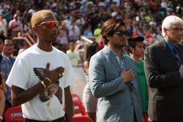 Billionaire boys club Crystal Glitter Lunettes de soleil de Pharrell Williams sur l'Instagram account @pharrell