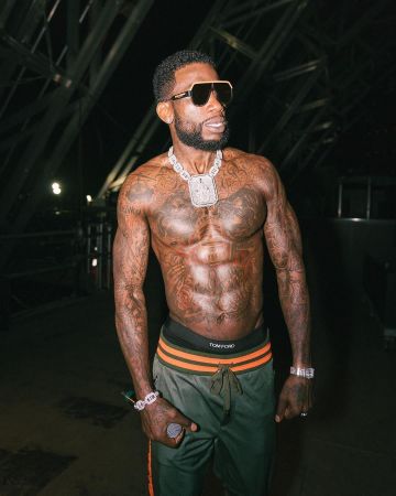 Dolce & Gabbana Lo­go Track Pants of Gucci Mane on the Instagram account @laflare1017