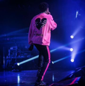 Amiri Sudadera de A Boogie wit da Hoodie en la cuenta de Instagram @artisthbtl