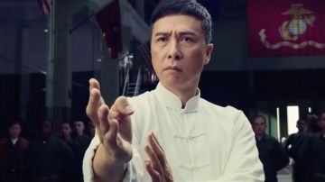 Uniforme de Kung Fu de Artes Marciales usado por Ip Man (Donnie Yen) en Ip Man 4: The Finale