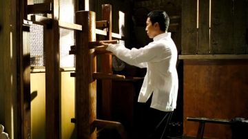 Soporte de madera de kung fu utilizado por Ip Man (Donnie Yen) en Ip Man 4: The Finale