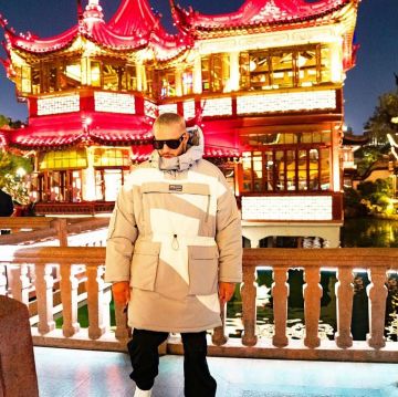 Cloak worn by DJ Snake on the account Instagram of @djsnake 