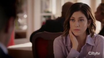 Dries van noten Silk Button-Front Blouse usada por Sydney Strait (Caitlin McGee) en Bluff City Law Temporada 01 Episodio 07