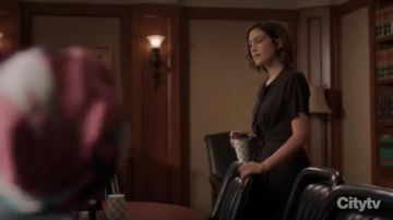 Rachel comey Ardent Combinaison portée par Sydney Détroit (Caitlin McGee) en Bluff Droit de Ville Saison 01 Episode 07