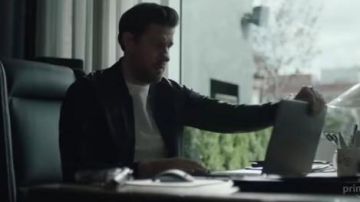L'ordinateur portable noir de Jack Ryan (John Krasinski) dans Jack Ryan Saison 2