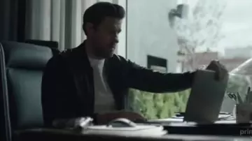 L'ordinateur portable noir de Jack Ryan (John Krasinski) dans Jack Ryan Saison 2