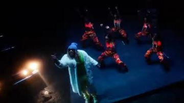 Reebok Py­er Moss White Fur Coat worn by Future in the YouTube video Future - Jumpin on a Jet (@king__blingz Remix) (Mek Di Pu##y Wet) #2