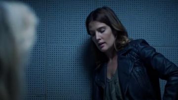 Noir Cargo Veste en Cuir portés par Dex Parios (Cobie Smulders) dans Stumptown Saison 1 Épisode 6