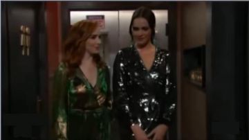 Ba&sh Vert et Or Maxi Robe portée par Mariah Copeland (Camryn Grimes) comme on le voit sur les Jeunes et Les Agités du 6 novembre 2019