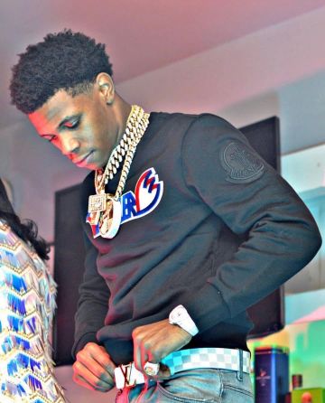 Moncler Black logo patch sweatshirt of A Boogie wit da Hoodie on the Instagram account artisthbtl Spotern