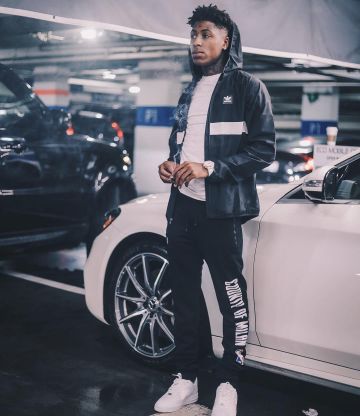 Marcelo burlon county of milan NBA Track Pants of YoungBoy Never Broke Again en la cuenta de Instagram @nba_youngboy