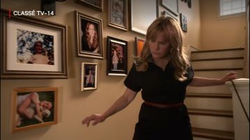 A brown belt of Elsa Gardner (Jennifer Jason Leigh) in Atypical (S03E05)