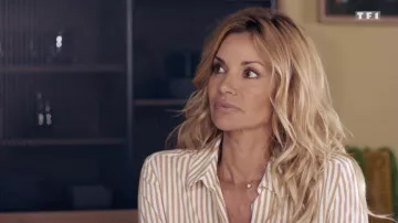 La camisa a rayas usada por Chloé (Ingrid Chauvin) en Tomorrow Belongs to Us Episodio 586