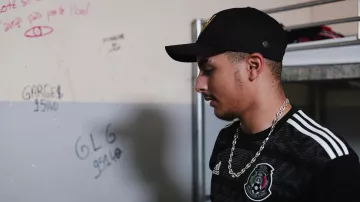 Le maillot du Mexique noir 2019 porté par RK dans le clip Woin Woin de Larry