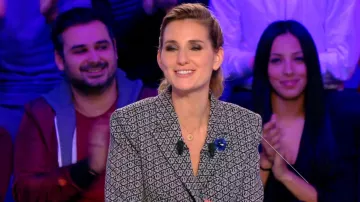 The jacket monogram Zendaya X Tommy Hilfiger Marie Portolano in Channel sport Club the 09.11.2019