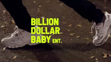 The sneakers Track Balenciaga of Stunna 4 Vegas in his clip Up The Smoke feat. Offset