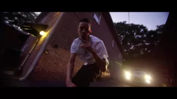 The T-Shirt Logo Balenciaga in Stunna 4 Vegas - Up The Smoke feat Offset (Official Music Video)