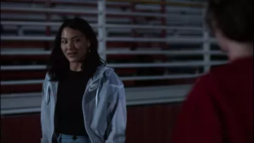 Nike jacket grey Izzie (Fivel Stewart) in Atypical (S03E07)