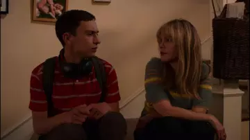 Pull rayé vert et jaune de Elsa Gardner (Jennifer Jason Leigh) dans Atypical (S03E08)