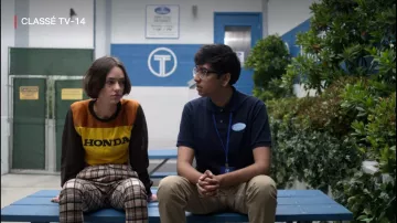 Pantalon brun à carreaux de Casey Gardner (Brigette Lundy-Paine) dans Atypical (S03E08)