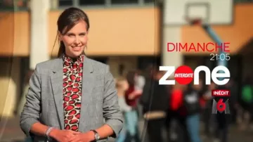 The Blouse with Leopard Print Ophelia Miller in prohibited Area