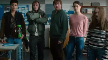 Bag banana black Rahim Hadad (Mohamed Issa) in Us, The Wave (S01E02)