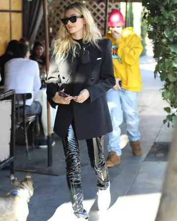 Jennifer Fisher 2 Thread Hoops Ear­rings worn by Hailey Baldwin Il Pastaio November 10, 2019