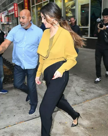 Messika White Gold Di­a­mond Ear­rings of Selena Gomez on the Instagram account @selenagomez October 30, 2019