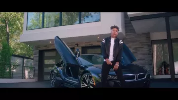 The bomber jacket black of NLE Choppa in NLE Choppa - Forever (Official Music Video)