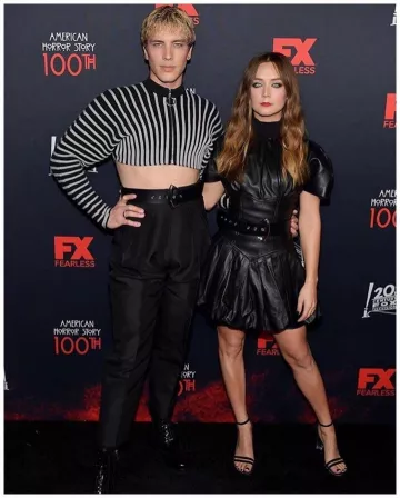 Louis Vuitton Black Leather Mini Vestido de Billie Catherine Lourd en la cuenta de Instagram @praisethelourd 27 de octubre de 2019