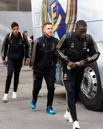 Sneakers (Asics ?) de Eden Hazard sur le compte Instagram de @only4hazard