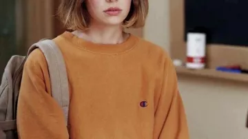 Sweat-shirts champion porté par Casey Gardner (Brigette Lundy-Paine) dans Atypical (S00E00)