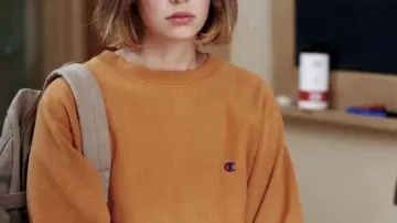 Sweat-shirts champion porté par Casey Gardner (Brigette Lundy-Paine) dans Atypical (S00E00)