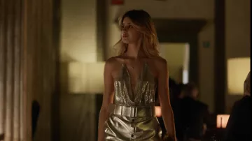 Le top métallique de Chiara Altieri (Benedetta Porcaroli) dans Baby (S02E05)