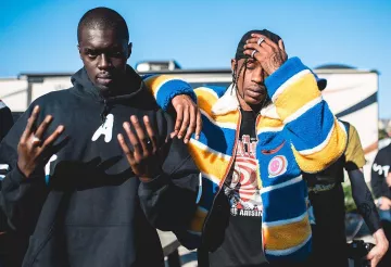 Striped Marni fleece jacket in yellow and blue of Travis Scott on the Instagram account @astroworldfest