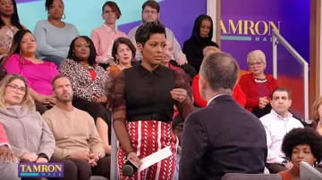 Cushnie But­ton Down Blouse With Pleat­ed Sleeves worn by Tamron Hall on Deadline: Crime with Tamron Hall November 11, 2019