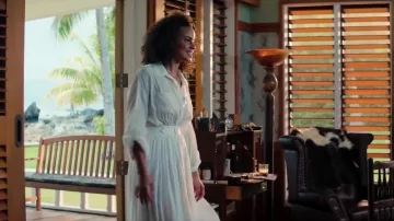 Robe blanche portée par Parisa Fitz-Henley dans le Fantasme de l'Île
