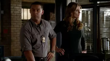 La montre de Lanie Parish (Tamala Jones) dans Castle (S05E05)
