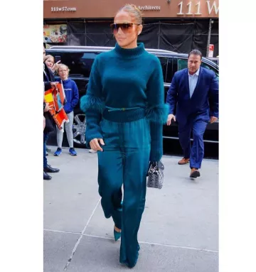 Longchamp Le Pliage Mini Cuir de Serpent en Relief de Cuir à Poignée Supérieure Sac portés par Jennifer Lopez Ville de New York le 11 novembre 2019