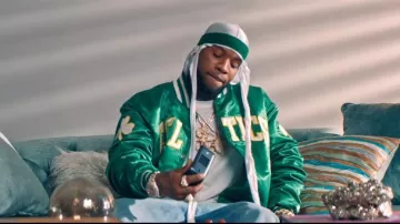 Starter Green Boston Celtics vintage starter jacket of Tory Lanez in the music video Tory Lanez and T-Pain - Jerry Sprunger (Official Music Video)