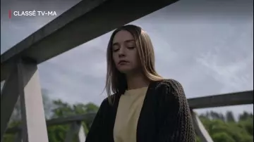 Cardigan à grosse maille marron de Alyssa (Jessica Barden) dans The End of the F***ing World (S02E02)