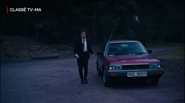 Suit trousers in black to James (Alex Lawther) in The End of the F***ing World (S02E02)