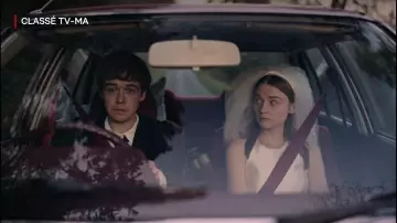 Voile de mariée de Alyssa (Jessica Barden) dans The End of the F***ing World (S02E03)