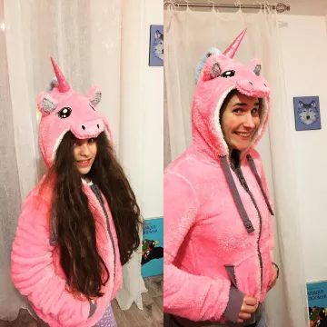 La chaqueta con capucha de unicornio de Josephine Draï en la cuenta de Instagram de @josephineose