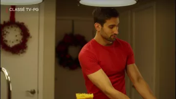 T shirt red Shane (Scott Cavalheiro) in A Christmas crunch